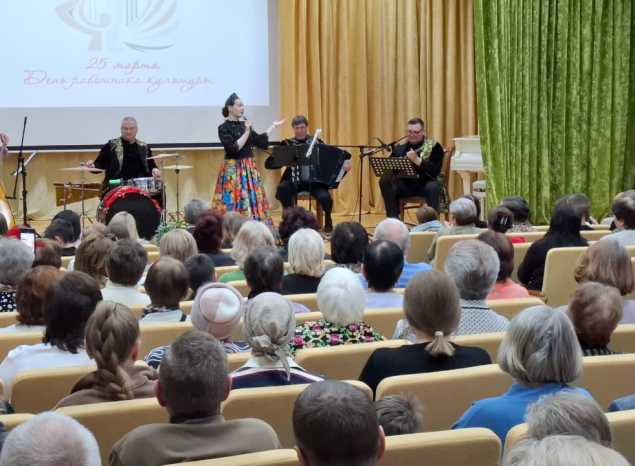 Марта Серебрякова и ансамбль «Губерния» выступили в «Тарханах»